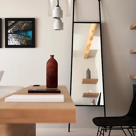 Cave Milos * アダマス