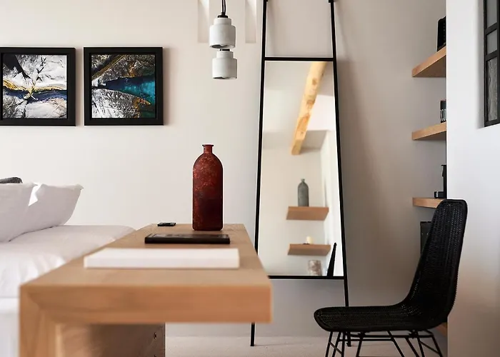 Cave Milos * Adámas