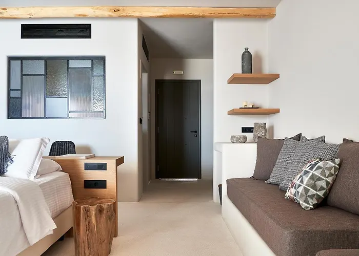 Cave Milos * Adamantas (Milos)